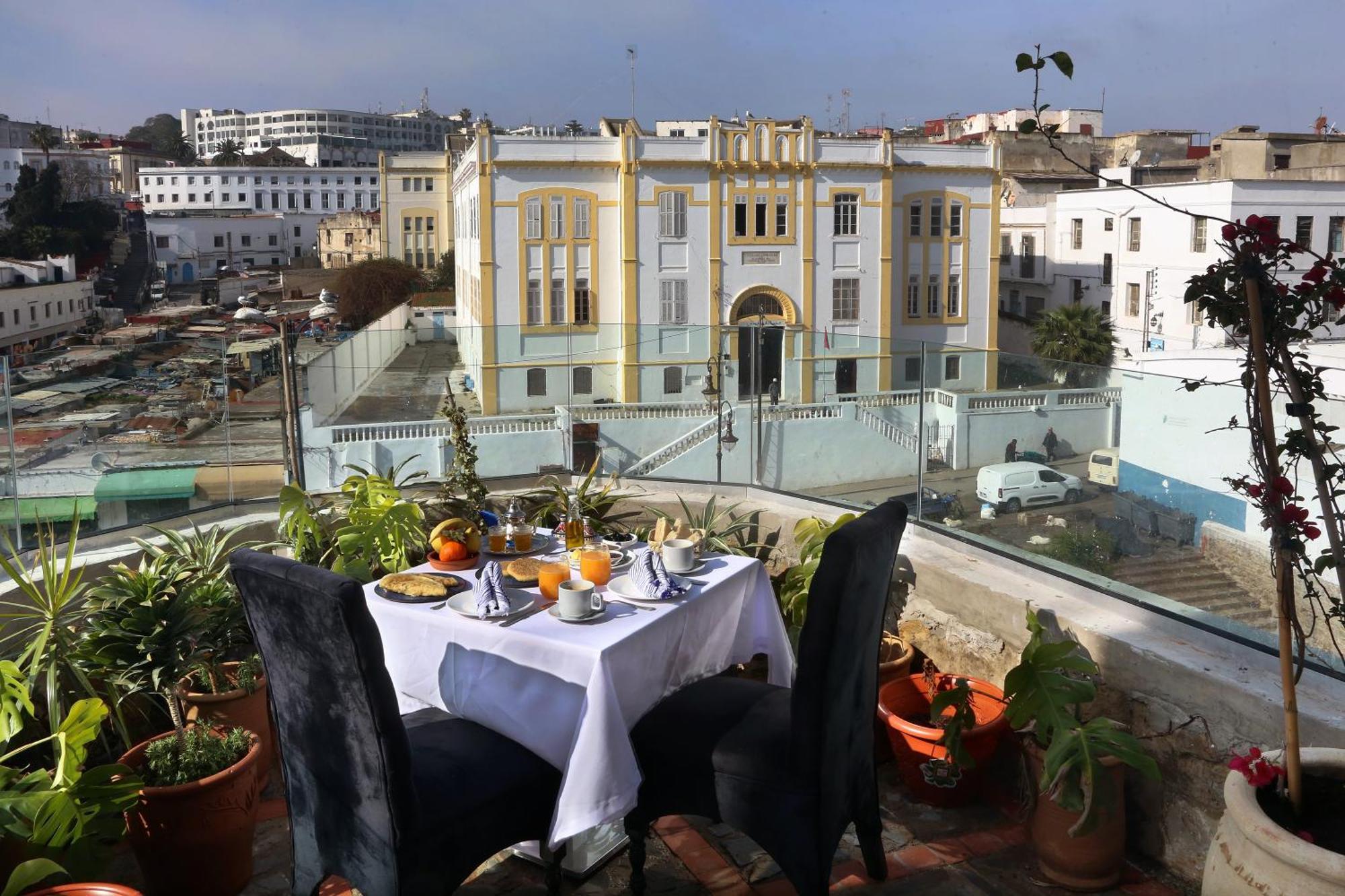 Riad Tanja By Chef Moha Tangier Bagian luar foto