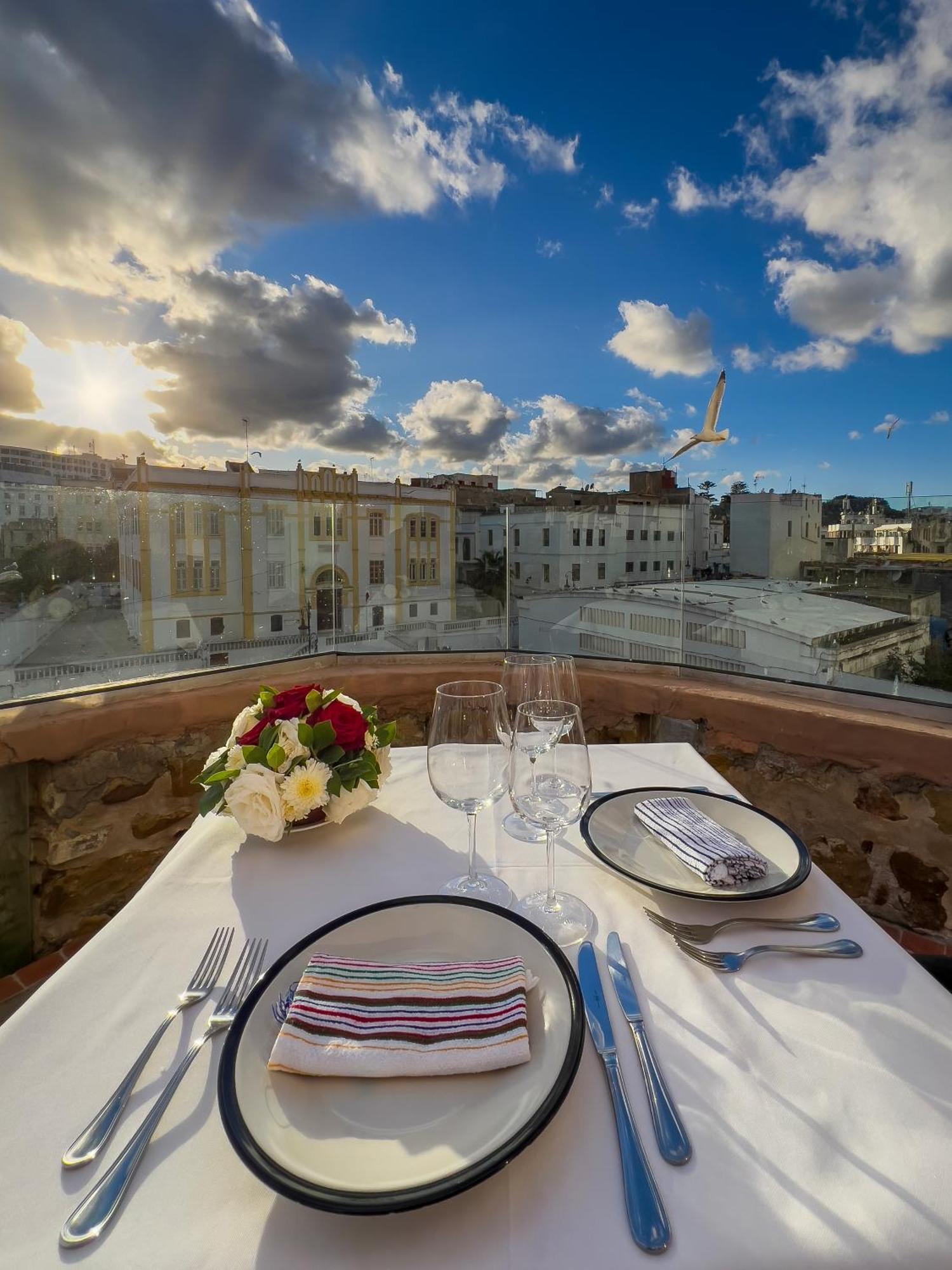 Riad Tanja By Chef Moha Tangier Bagian luar foto