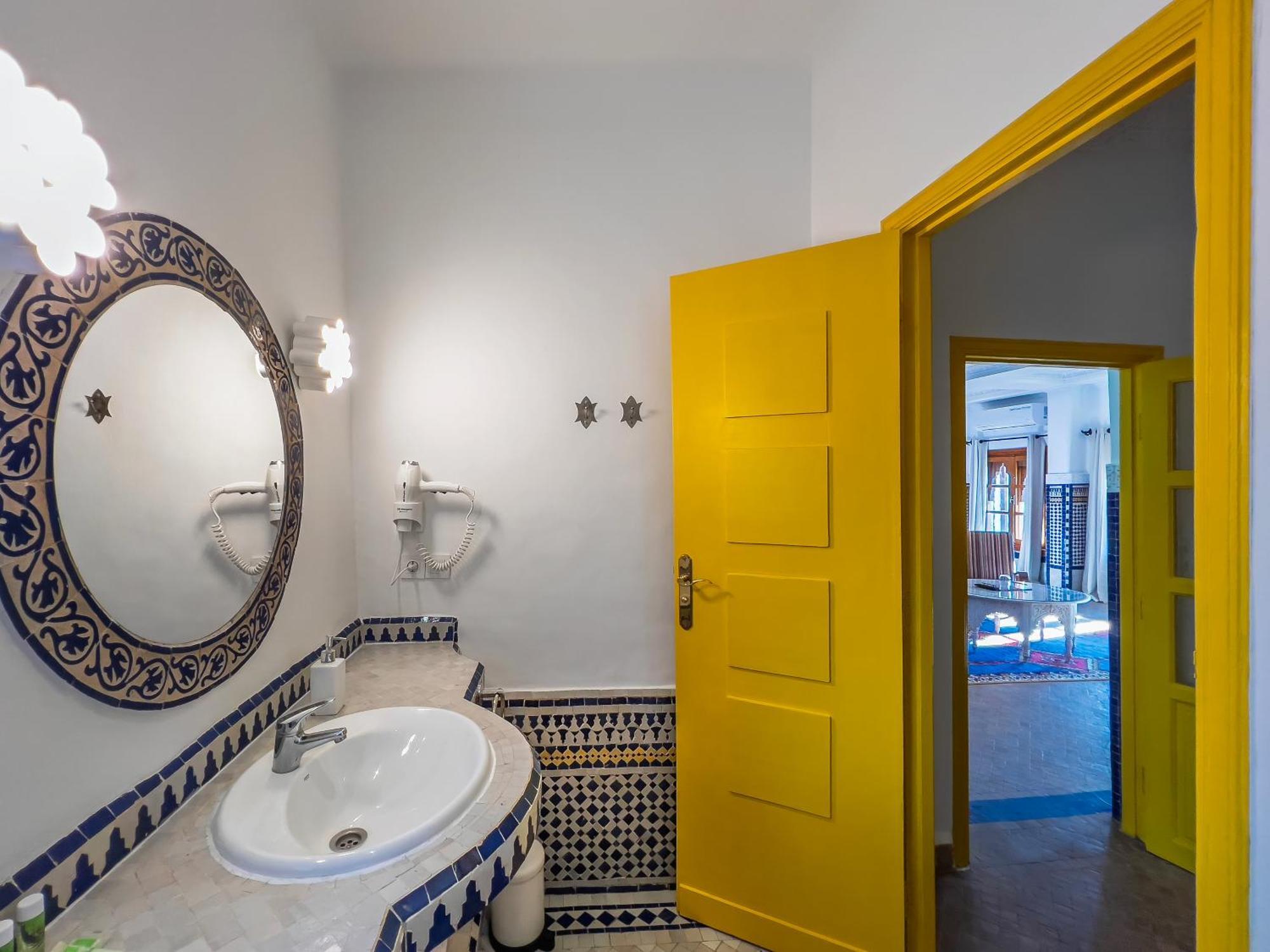 Riad Tanja By Chef Moha Tangier Bagian luar foto