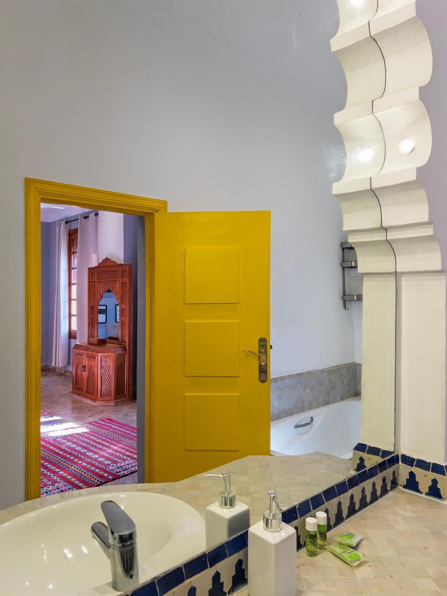 Riad Tanja By Chef Moha Tangier Bagian luar foto